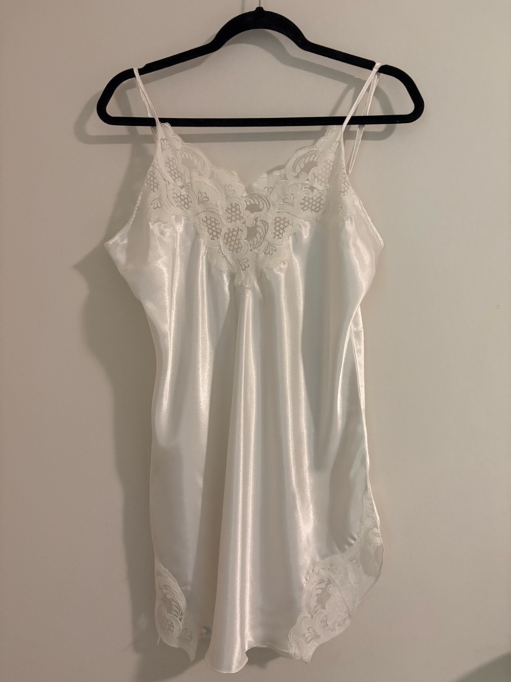 Vintage Victoria’s Secret white satin slip dress vintage gold label size large